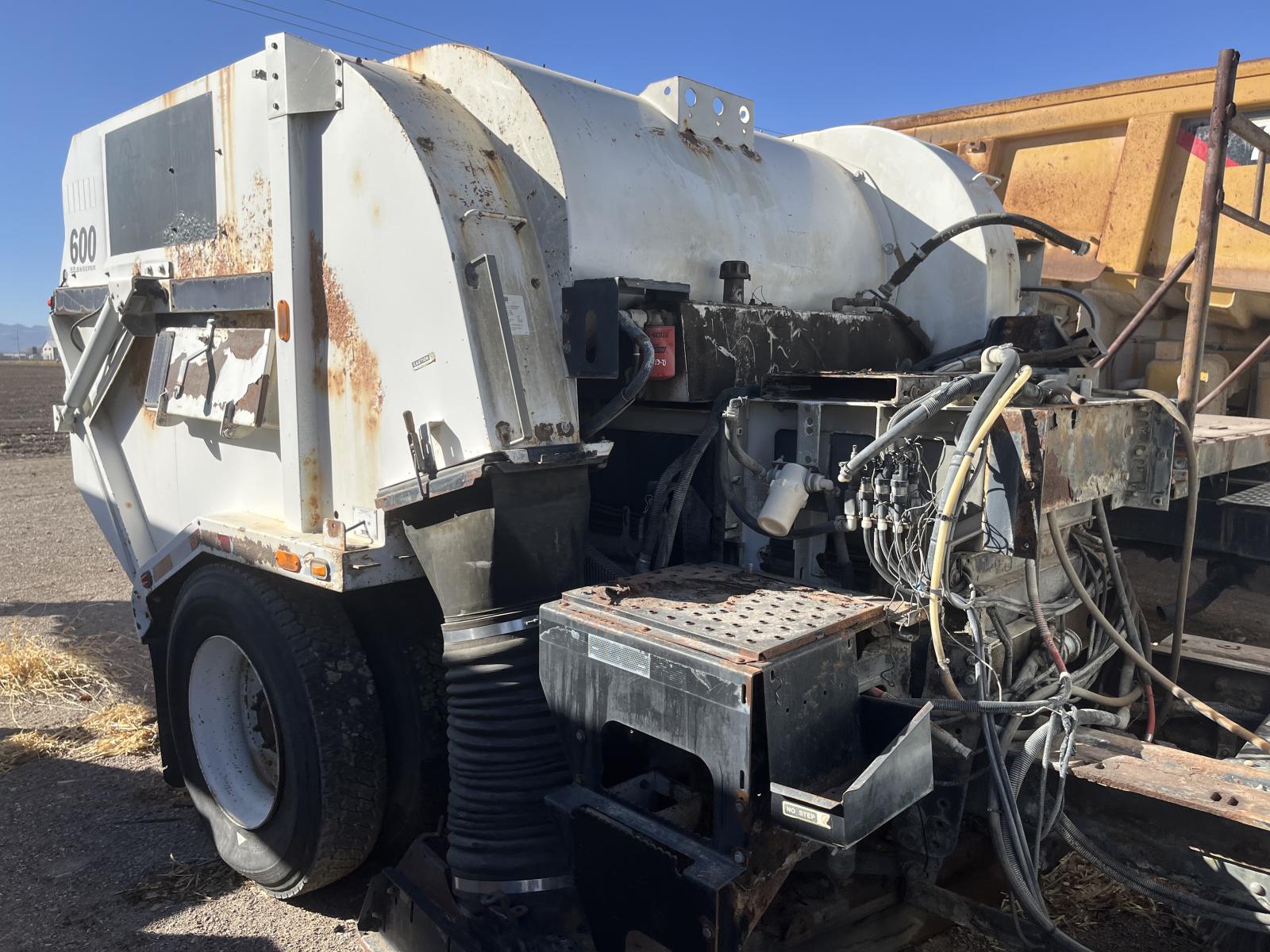 ./imagenes/INVOICE/2019/16840/CAMION BARREDORA GMC TOPKICK C7500 (9).JPG